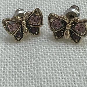 Women's costume jewelry